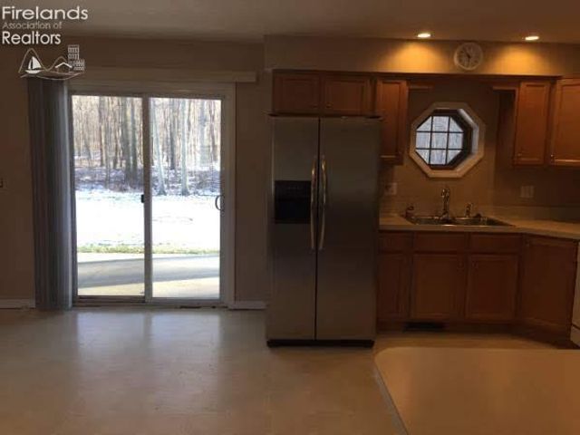 48903 North Ridge Road, Amherst, OH 44001