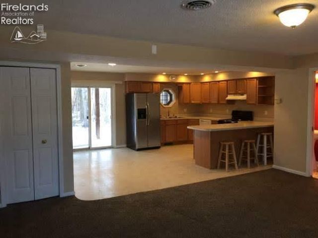 48903 North Ridge Road, Amherst, OH 44001