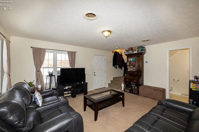 48903 North Ridge Road, Amherst, OH 44001