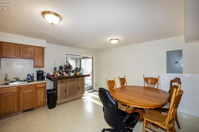 48903 North Ridge Road, Amherst, OH 44001