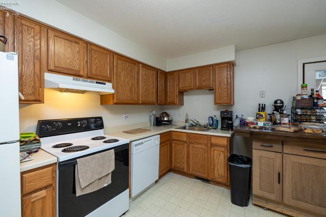 48903 North Ridge Road, Amherst, OH 44001