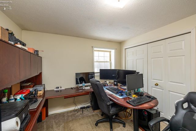 48903 North Ridge Road, Amherst, OH 44001