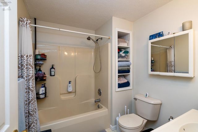 48903 North Ridge Road, Amherst, OH 44001