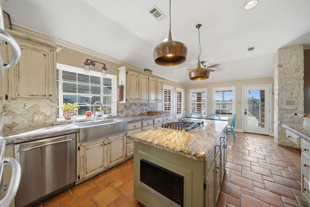 5250 Lauren Road, Alvin, TX 77511