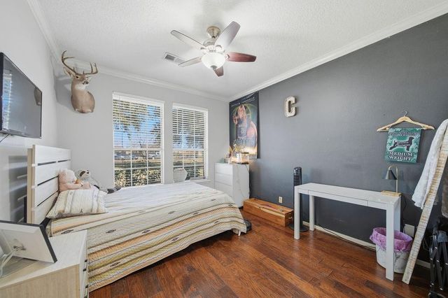 5250 Lauren Road, Alvin, TX 77511