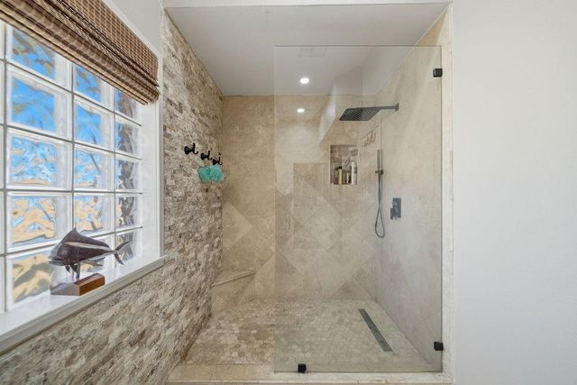 5250 Lauren Road, Alvin, TX 77511