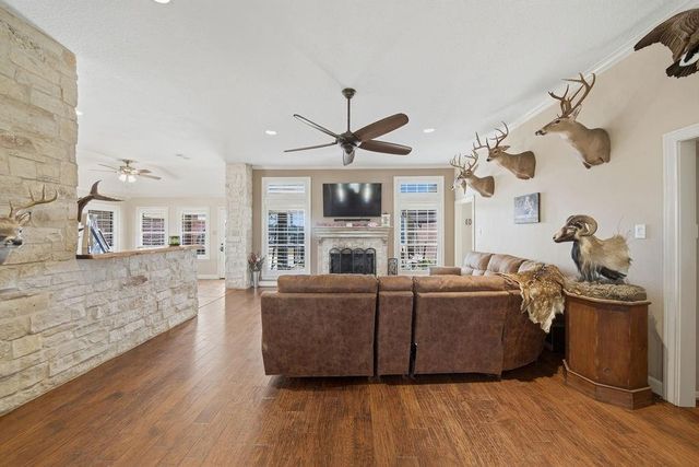 5250 Lauren Road, Alvin, TX 77511