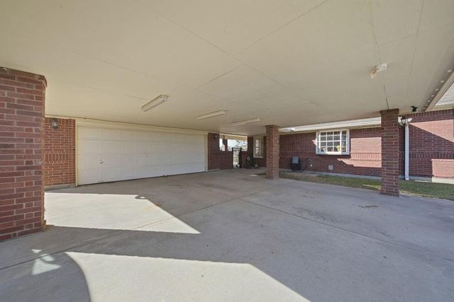 5250 Lauren Road, Alvin, TX 77511