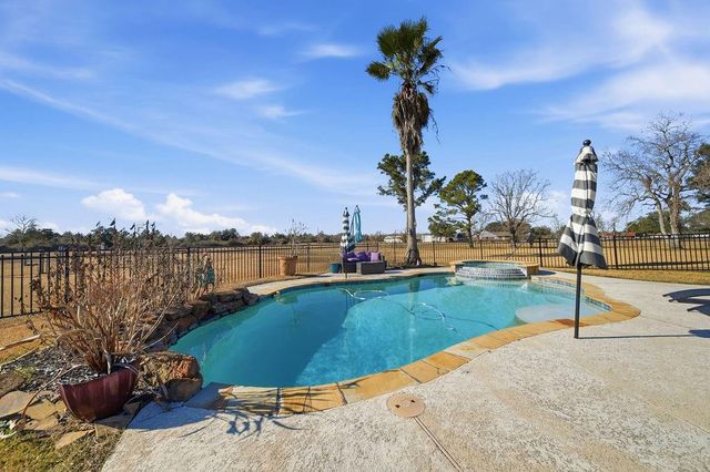 5250 Lauren Road, Alvin, TX 77511