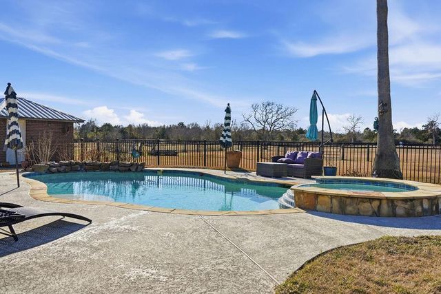 5250 Lauren Road, Alvin, TX 77511