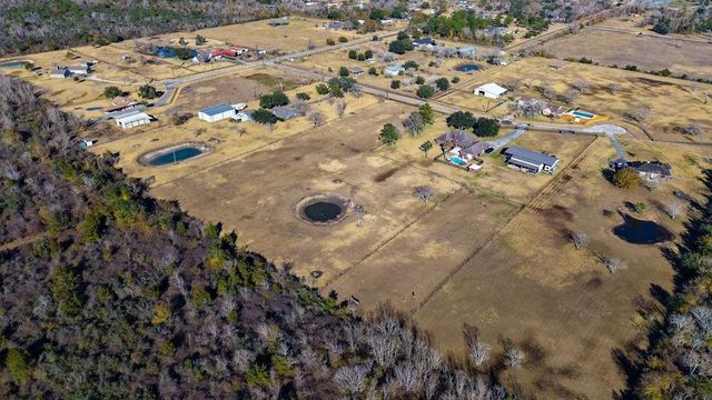 5250 Lauren Road, Alvin, TX 77511