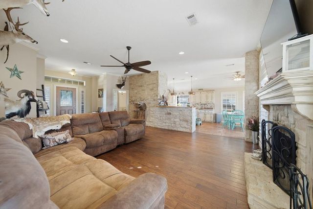 5250 Lauren Road, Alvin, TX 77511