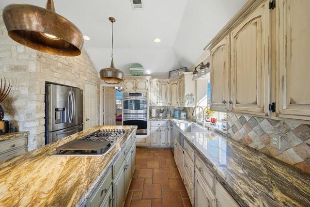 5250 Lauren Road, Alvin, TX 77511