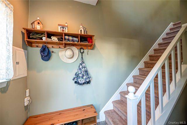 82 Leeward Court, Port Jefferson, NY 11777