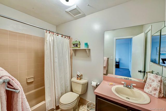 82 Leeward Court, Port Jefferson, NY 11777