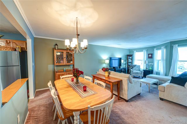 82 Leeward Court, Port Jefferson, NY 11777