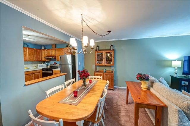 82 Leeward Court, Port Jefferson, NY 11777