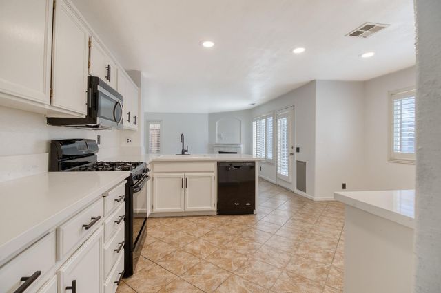 3724 Laurenburg Ave, Modesto, CA 95357