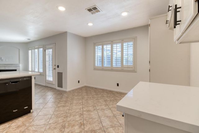 3724 Laurenburg Ave, Modesto, CA 95357