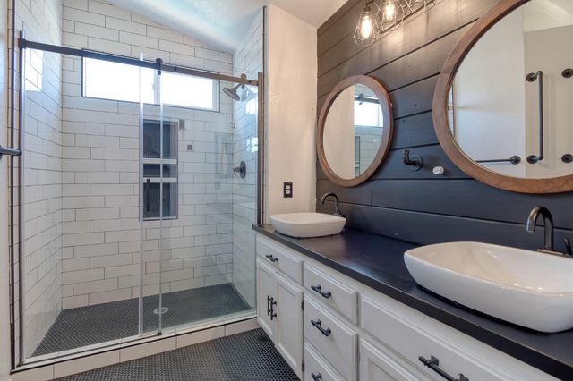 3724 Laurenburg Ave, Modesto, CA 95357