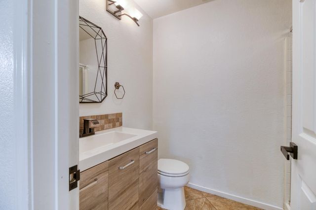 3724 Laurenburg Ave, Modesto, CA 95357