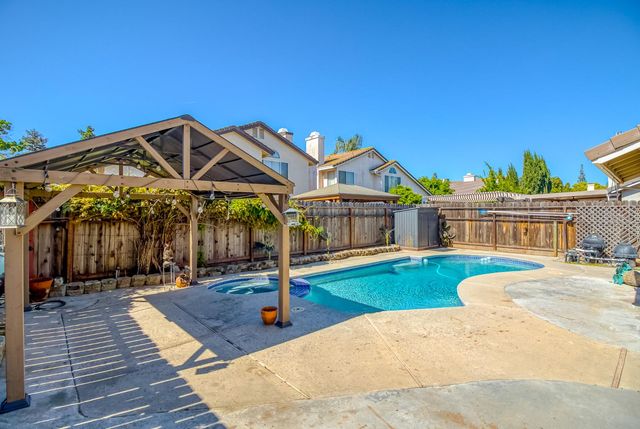 3724 Laurenburg Ave, Modesto, CA 95357