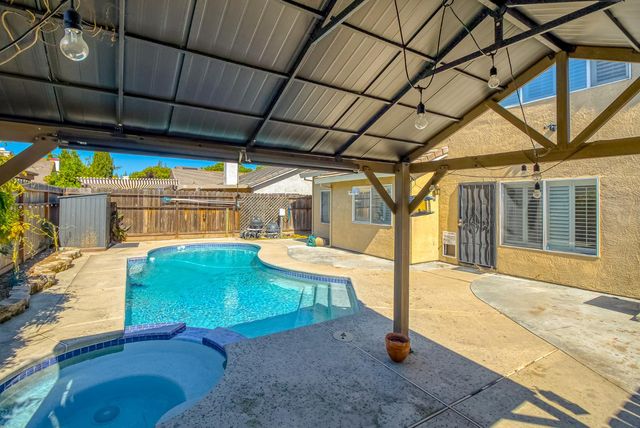 3724 Laurenburg Ave, Modesto, CA 95357