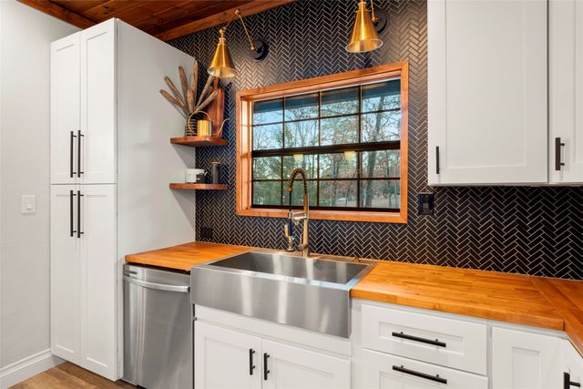 375 S Whispering Pine Trail, Mount Vernon, TX 75457