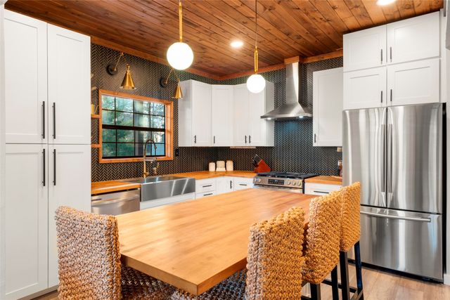 375 S Whispering Pine Trail, Mount Vernon, TX 75457