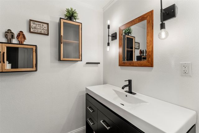 375 S Whispering Pine Trail, Mount Vernon, TX 75457