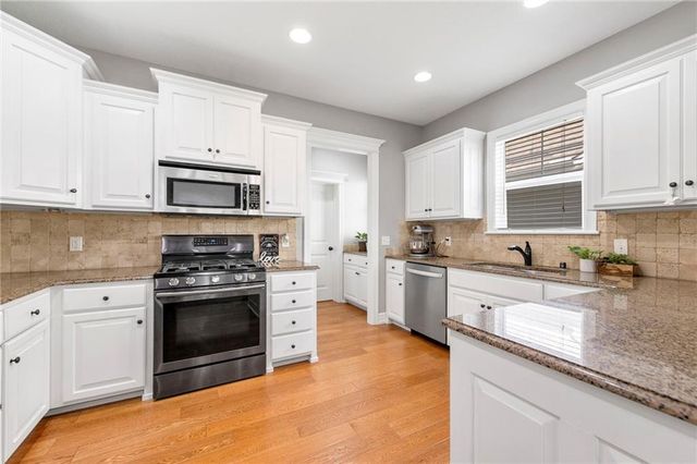 406 N Olivia Avenue, Lawrence, KS 66049