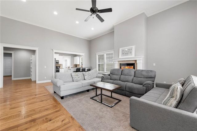 406 N Olivia Avenue, Lawrence, KS 66049