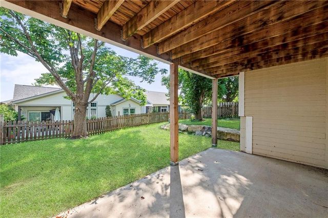 406 N Olivia Avenue, Lawrence, KS 66049