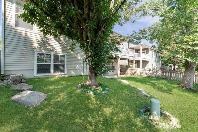 406 N Olivia Avenue, Lawrence, KS 66049