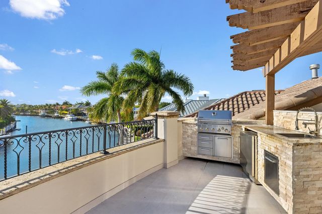 3201 NE 27th Avenue, Lighthouse Point, FL 33064