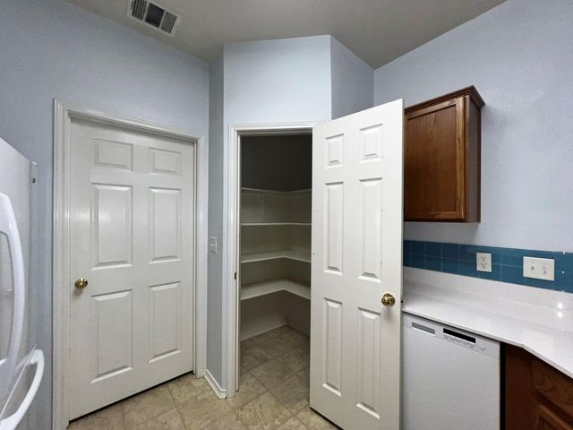 1310 E 3rd ST, Georgetown, TX 78626