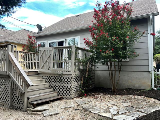 1310 E 3rd ST, Georgetown, TX 78626