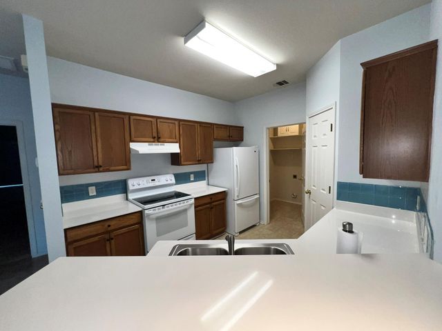 1310 E 3rd ST, Georgetown, TX 78626