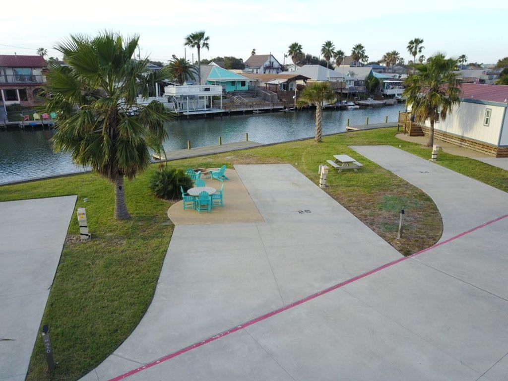 101 Caribbean Dr 25, Corpus Christi, TX 78418 — exterior