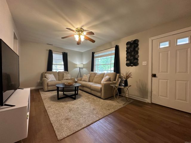 1001 Thelma, Benton, AR 72015