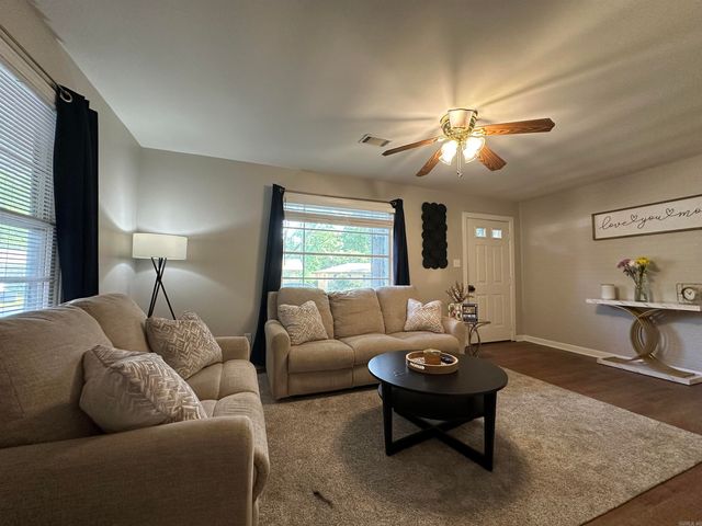1001 Thelma, Benton, AR 72015