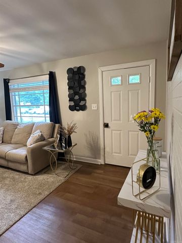 1001 Thelma, Benton, AR 72015