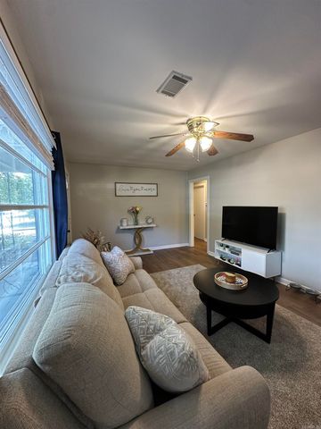 1001 Thelma, Benton, AR 72015