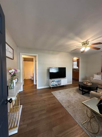 1001 Thelma, Benton, AR 72015