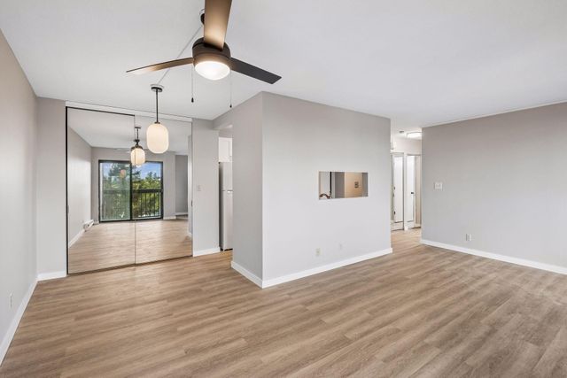 1181 Edgcumbe Road 514, Saint Paul, MN 55105