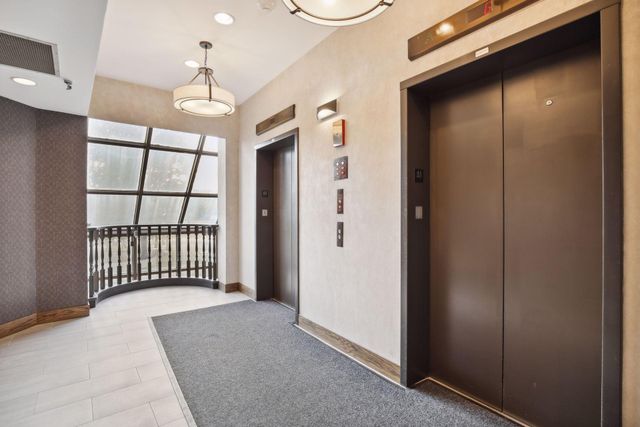 1181 Edgcumbe Road 514, Saint Paul, MN 55105