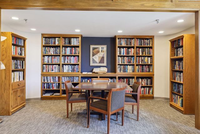 1181 Edgcumbe Road 514, Saint Paul, MN 55105