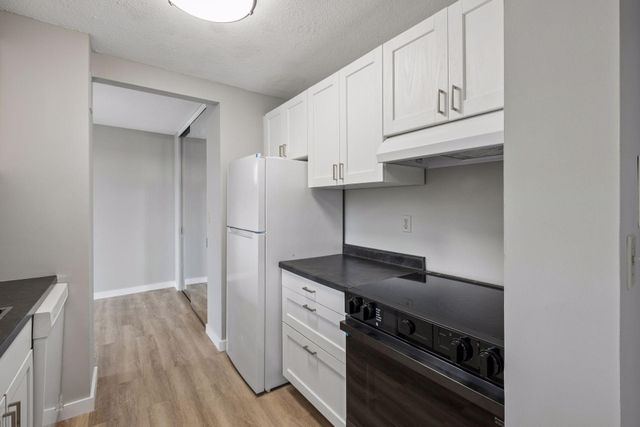 1181 Edgcumbe Road 514, Saint Paul, MN 55105