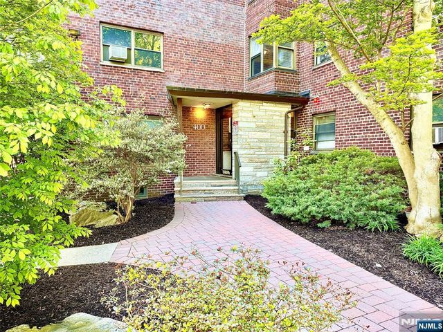 400 Fairview Avenue 5-D, Fort Lee, NJ 07024