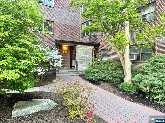 400 Fairview Avenue 5-D, Fort Lee, NJ 07024